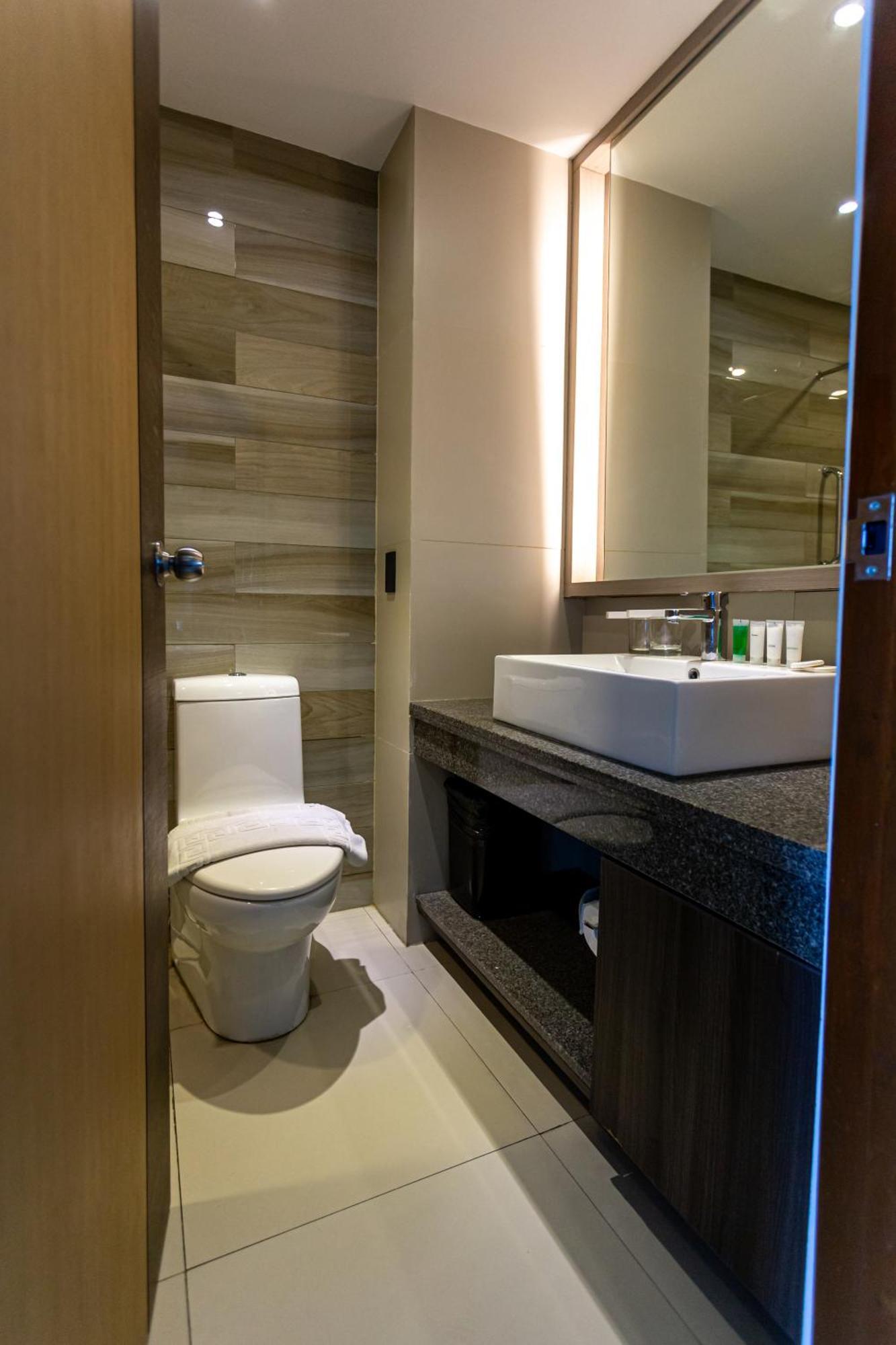 Santorini Hotel Marikina Екстериор снимка